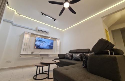 Nilai House | New Modern Nilai Homestay 4R3B 12Pax