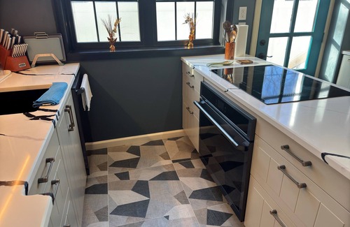 Jersey City Apartment | NEW! Modern Private Entrance, 2BD Apt. Minutes to NYC