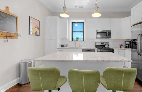 Heart of Chicago Condo | NEW! Modern, Spacious 3BR Apt Minutes to Downtown! by AllSet Turnover