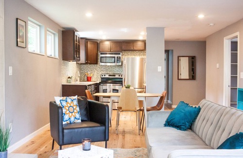 North Queen Anne House | NEW! Modern Spacious Fremont 2 bedroom /2 bathroom with Parking
