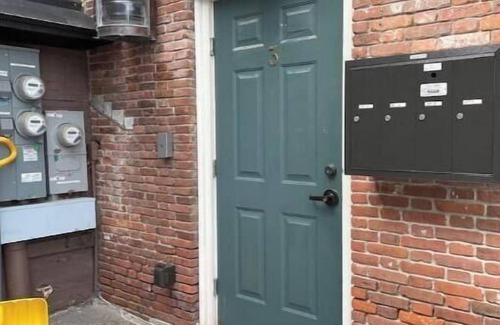Burlington Apartment | New Modern Studio- Hop Skip & Jump to Waterfrontnn