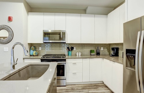 West Colfax House | *New* Modern Townhome w/Rooftop Deck