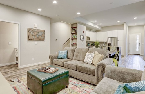 West Colfax House | *New* Modern Townhome w/Rooftop Deck