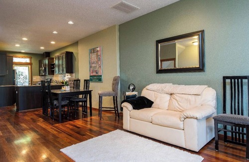 Lair Hill House | New: Modern Townhouse 3 bdr by OHSU, River, downtown