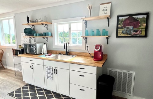 Blairsville House | NEW Modern upstairs barn loft