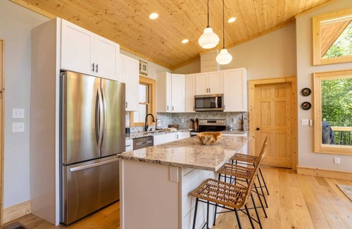 Todd Cabin | New Mountain Home on Wooded Lot