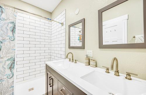 Woodland Park House | New! Mountain Views, Walk to Eat or Shop, Garage, 3BR