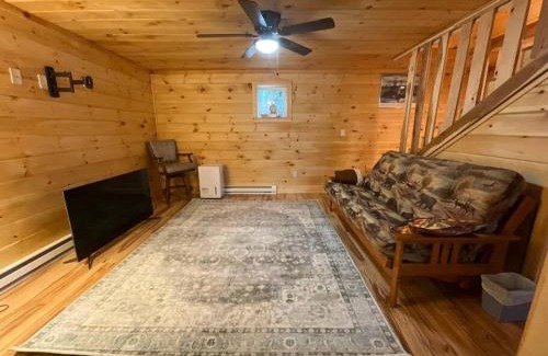 Alexandria House | New mountainside log cabin