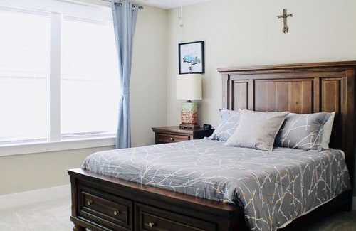 Woodbine House | New ♫ Music City ♫ Nashville ♫ Walk to Coffee or Food ♫ 3 Miles to Downtown