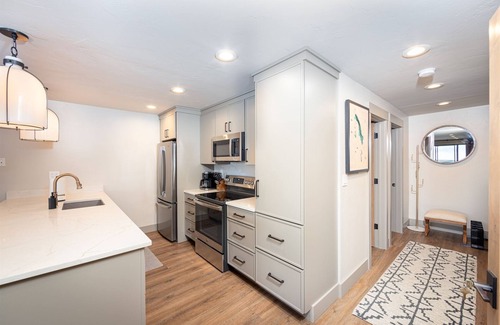 Whitefish House | New! Newley renovated ski-in/ski-out condo with communal hot tub