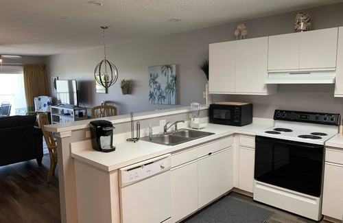 Avalon Beach Estates Condo | NEW! Newly updated 2 bedroom 2 bath condo - 2 minute walk to beach.
