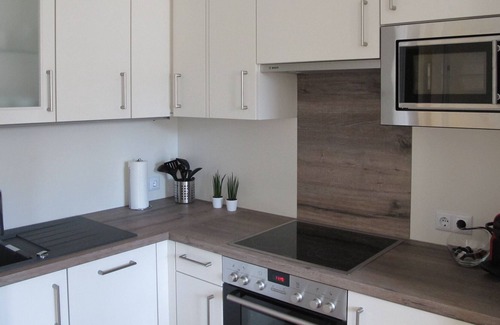 Hietzing Apartment | NEW! Nice residential area, close to attractions, metro & great infrastructure