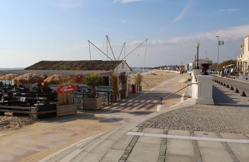 Quartier du Casino Apartment | NEW-Nice T2 apartment at 50m beach - Pool, Tennis - Near train station, market