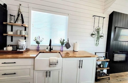 Apple Valley Apartment | NEW Nook Tiny Home with Deck, Firepit, Skylights