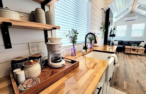 Apple Valley Apartment | NEW Nook Tiny Home with Deck, Firepit, Skylights