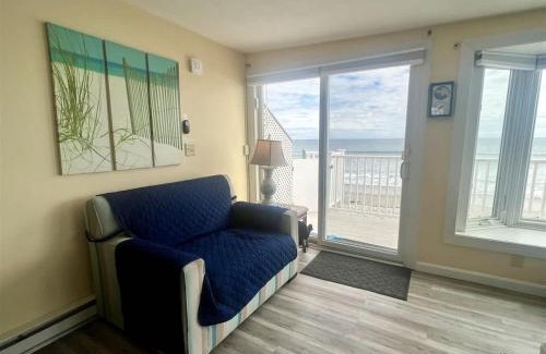 Wells Beach House | New Ocean Surf 6 - Wells Beach Oceanfront Condo