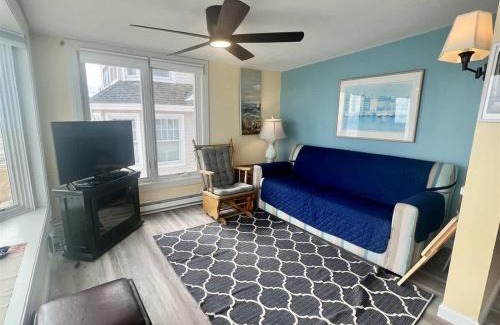 Wells Beach House | New Ocean Surf 6 - Wells Beach Oceanfront Condo