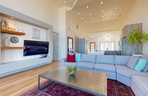 Neskowin House | New oceanfront home w/hot tub, views, A/C & beach access, 2 dogs OK