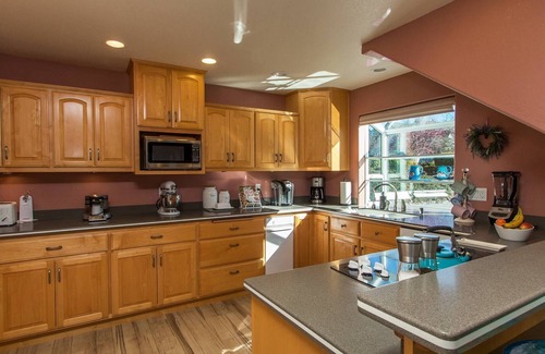 McKinleyville House | New! Oceanview Guesthouse