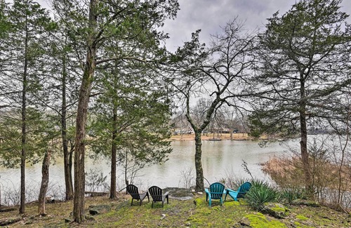 Green Hill House | NEW! Old Hickory Lakefront Home: Fire Pit & Grill!
