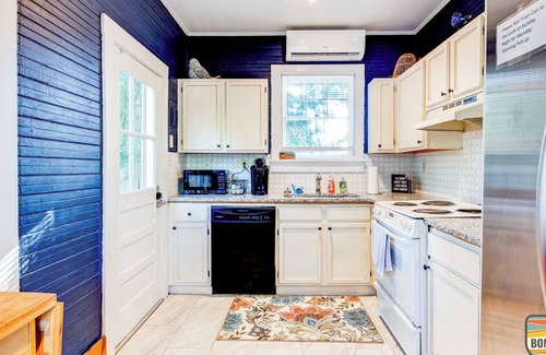 Rock Hill House | NEW Old Town Cottage Walk to Downtown & Near Golf