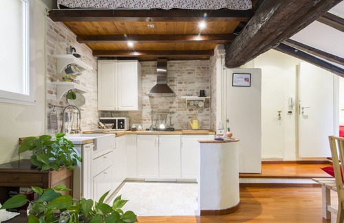 Historic Center Apartment | New one bedroom apartment near Piazza Santo Stefano