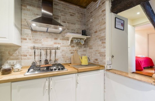 Historic Center Apartment | New one bedroom apartment near Piazza Santo Stefano
