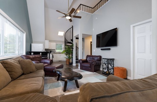 Warrensburg House | NEW! One-of-a-kind The Butterfly Estate Sleeps 24+ Close to LG & Gore!
