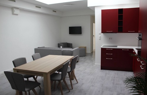 Opfingen Apartment | New opening 2019 modern suite with three bedrooms in a quiet location close to the city