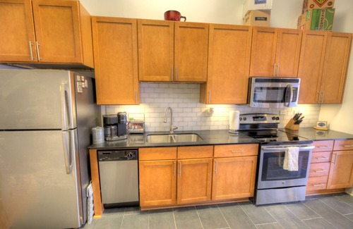 Central Business District Apartment | New Orleans QRTR Stays, 1B/1B with BALCONY, Garage PRG Available! Take a Look.