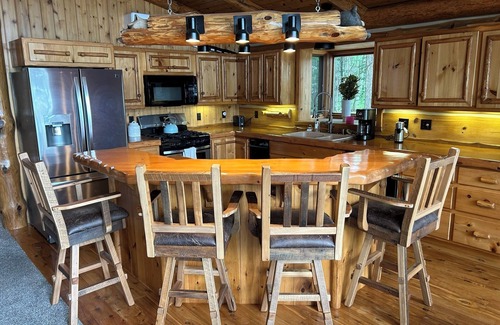 Hayward House | New! Overlook at Round Lake