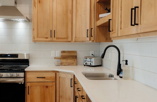 Idaho Falls House | New - Oversized Luxury Downtown Idaho Falls Townhome, Greenbelt & Restaurants