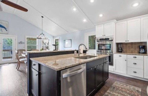 Eatonton House | NEW OWNERS: Family Lakefront Retreat: huge dock/kayak/fish/fire pit/amenities