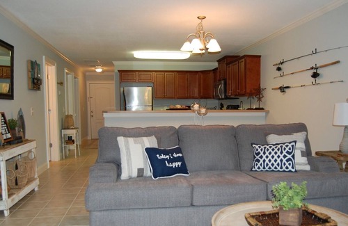 Alexander City Condo | New Owners/Newly Furnished/New Paint-Lake Martin Condo on the Water in Alex City
