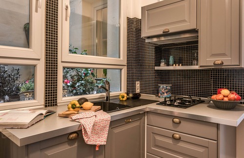Bonne-Nouvelle Apartment | NEW Paris Centre Historic Chic Suite 2 Bedrooms and 1 Bathroom