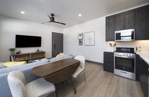 Breckenridge Condo | New! Park Ave Flat 3, Brand new Luxury Condo, Minutes to Everything!