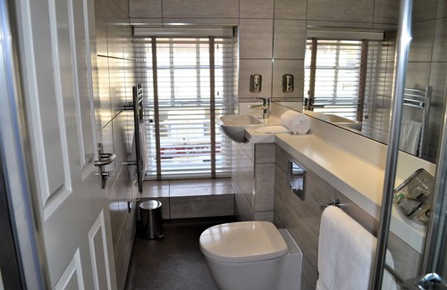 Carmarthen House | New Park Hotel