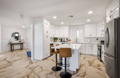 Enterprise House | New! Party House w/Pool & BBQ,Near Airport & Strip