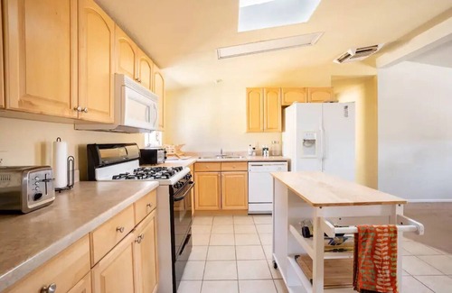 Tehachapi House | New ! Peaceful Mountain View Resort