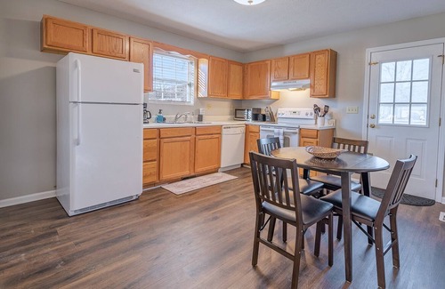 Elizabethton House | NEW! Peaceful Mtn Views, Close to Lake/River, Fast Wifi