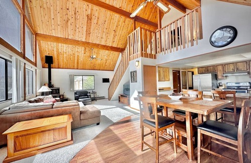 Prescott Cabin | NEW - Peakview Lodge - Fireplace- Views