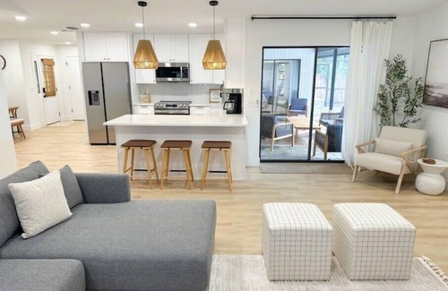 Venice Gardens House | New! Perfect Vacation Home w/pool