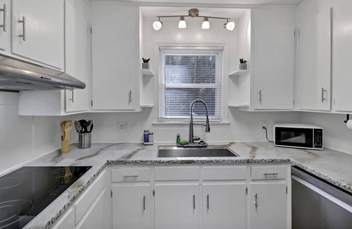 St. Andrews House | New! Pet Friendly 3 Bedroom! Great Location!