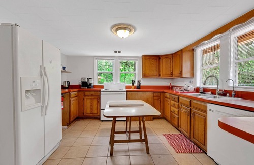 Gainesville House | NEW! Ponderosa Off The Beaten Path