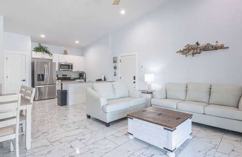 Indian Point Villa | New Poolside Villa w/Game Room & Hot Tub! 3 Min to SDC, 15 Min to Branson Strip