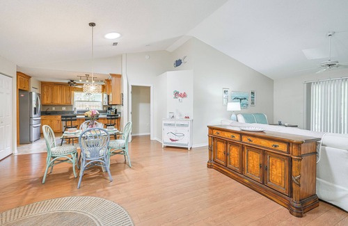 Tall Pines House | New Port Richey Home w/Charcoal Grill Near Hiking