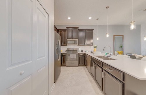Four Corners Villa | NEW PRICE | 2 Bedrooms | 12mi Disney | Free Water Park