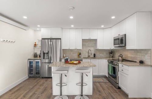 Avon Apartment | New | Prime Location | Skier's Paradise