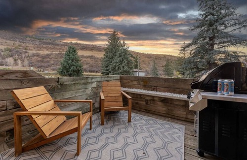 Avon Apartment | New | Prime Location | Skier's Paradise