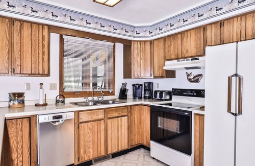 Three Lakes House | NEW! Private 2 bedroom with loft on Virgin Lake!
